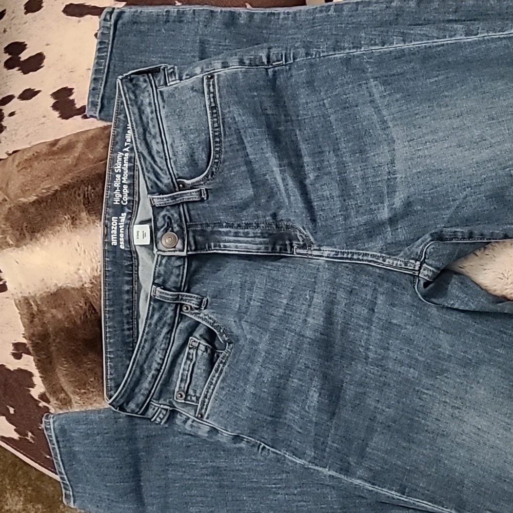 Amazon Essentials High-Rise Skinny Jeans Sz 8 Long Like New